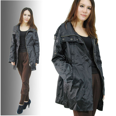 【【廠家批發(fā) 品質(zhì)上乘】小額服裝批發(fā)黑色光澤好長風(fēng)衣ZB006-2】價格,廠家,圖片,女式風(fēng)衣、大衣,季玉榮(個體經(jīng)營)-